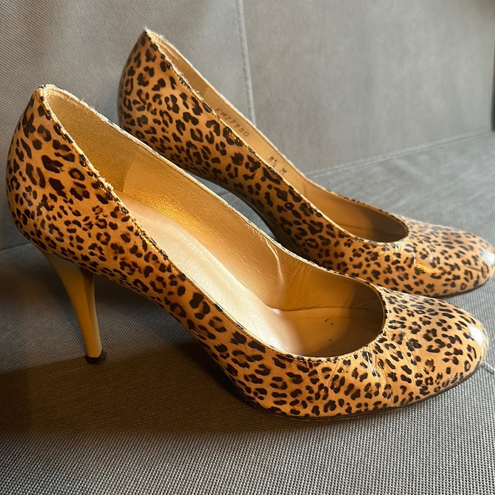 Stuart Weitzman Cheetah Print Heels Size 8.5 - image 1
